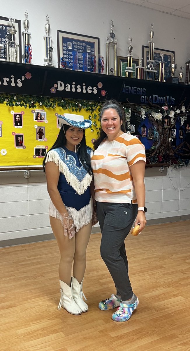 We had so much fun celebrating our AMAZING faculty and staff at Rayburn. We appreciate all you do for us and our school. Thank you for stopping by this morning and having “Donuts with Dancers” ❤️❤️❤️🎉🎉🎉 <a href="/SamRayburn_HS/">Sam Rayburn High School</a>