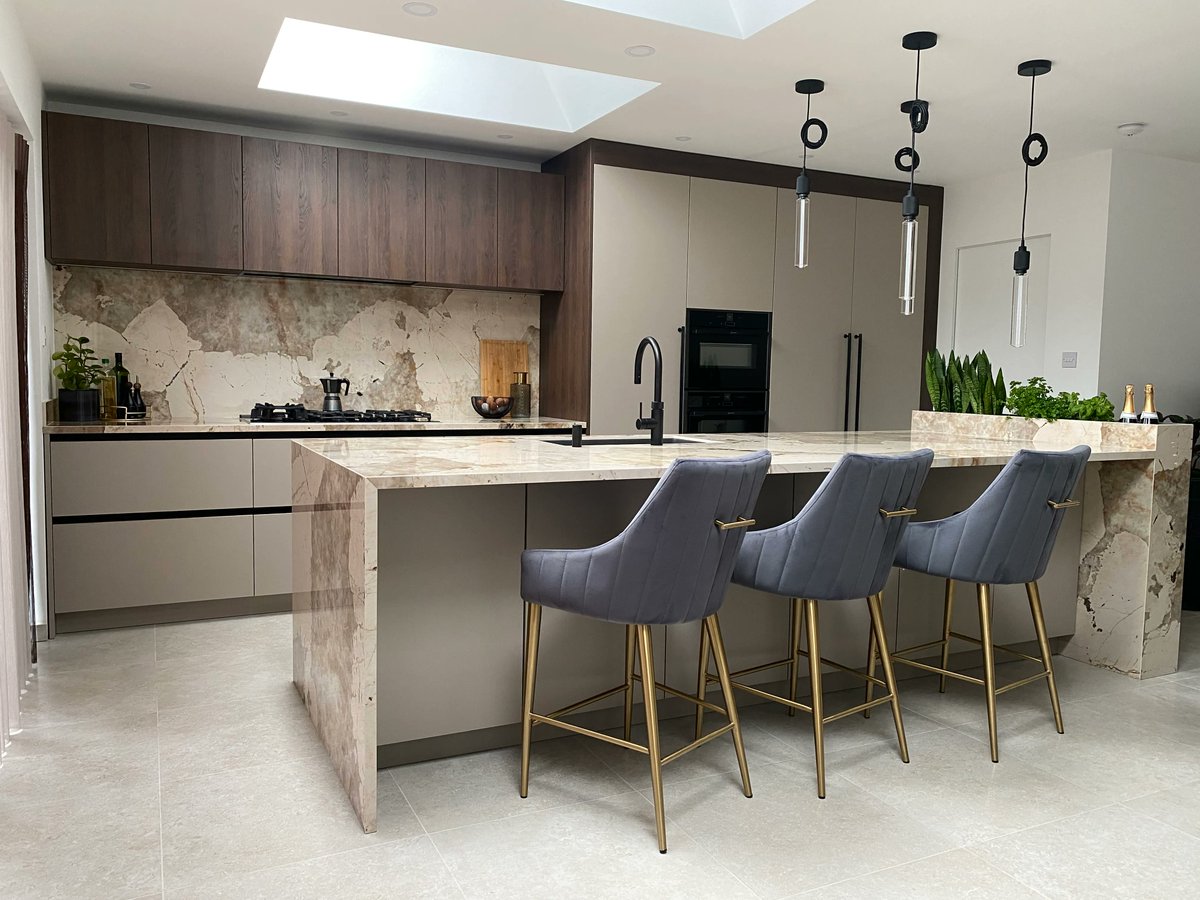 The Kbsa (@thekbsa) on Twitter photo It's time to move on to our final category of shortlisted designers for the Kbsa Designer Awards.
First up in the Young Designer of the Year category, we have Lucy Cunliffe from <a href="/DBKitchens/">Diane Berry Kitchens</a>.
Good luck, Lucy!
#KbsaDesignerAwards #Kbsa #IndependentRetailers #YoungDesigner It's time to move on to our final category of shortlisted designers for the Kbsa Designer Awards.
First up in the Young Designer of the Year category, we have Lucy Cunliffe from <a href="/DBKitchens/">Diane Berry Kitchens</a>.
Good luck, Lucy!
#KbsaDesignerAwards #Kbsa #IndependentRetailers #YoungDesigner