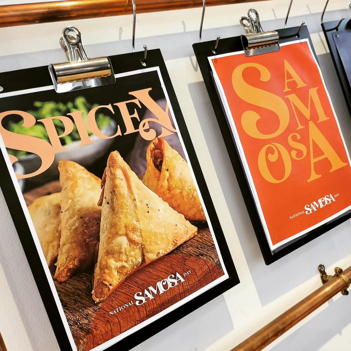 Wharf_Kitchen's tweet photo. There's no better time to celebrate #nationalsamosaday than on our 🍛 Curry Thursday 🌶 Our customers do ♥️ a good bit of spicy 👌
#nationalsamosaday 
#currydayisagoodday 
#currythursday 
#spiceupyourlife 
#obsessedaboutfood 
@baxterstorey https://t.co/rK11qzBFG8