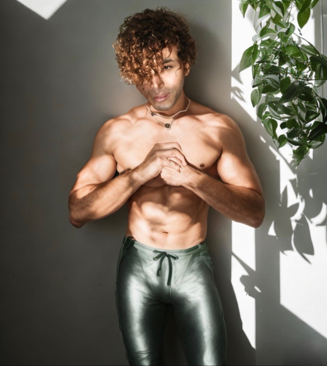 XavierE's tweet image. New song coming soon….