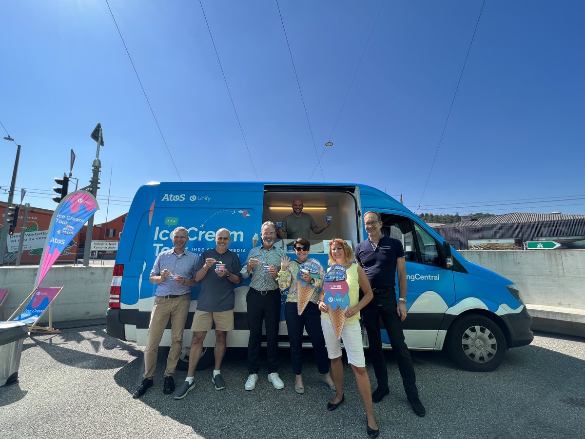UnifyMitel's tweet photo. Auch #UnifyPartner @umb1978, den wir heute auf unserer #UnifyIceCreamTour besucht haben, weiß gute italienische Eiscreme zu schätzen 🍦 Da hat sich die Teilnahme am Rennen um den Besuch unseres Ice Cream Trucks doch wirklich gelohnt 🚐💘 https://t.co/cKv2JkuuIq