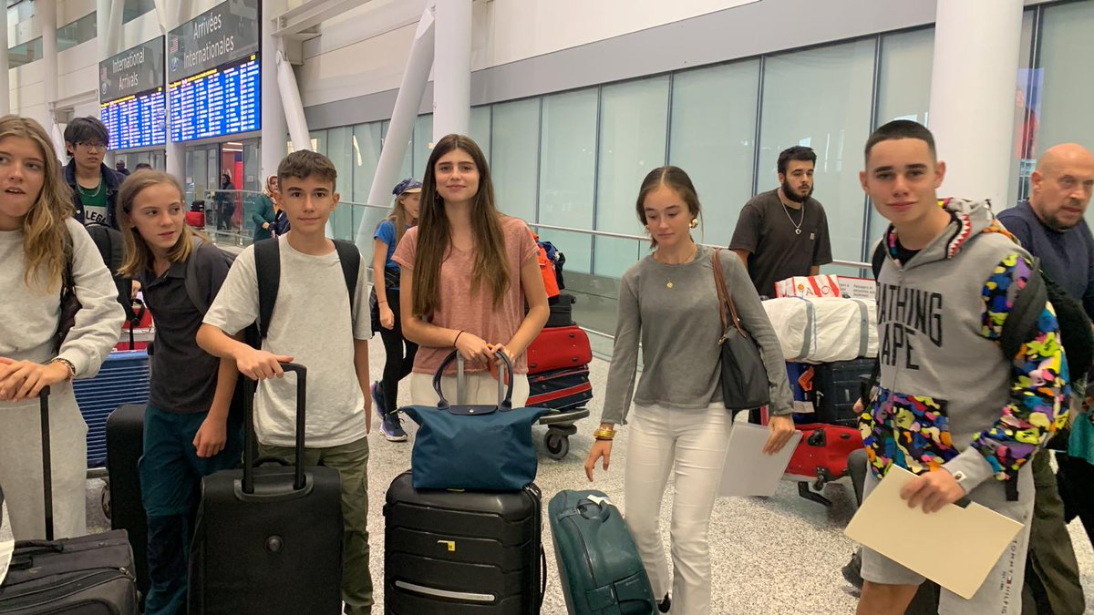 Les élèves d'échange de Barcelone sont bien arrivés et en route pour les écoles secondaires  <a href="/CscProvidence/">Csc Providence</a> <a href="/ESCEJL/">École secondaire catholique E.J. Lajeunesse</a> <a href="/ESCLESSOR/">École secondaire catholique l'Essor</a> <a href="/ESCMgrBruyere/">École secondaire catholique Mgr-Bruyère</a> . Bon séjour parmi nous!