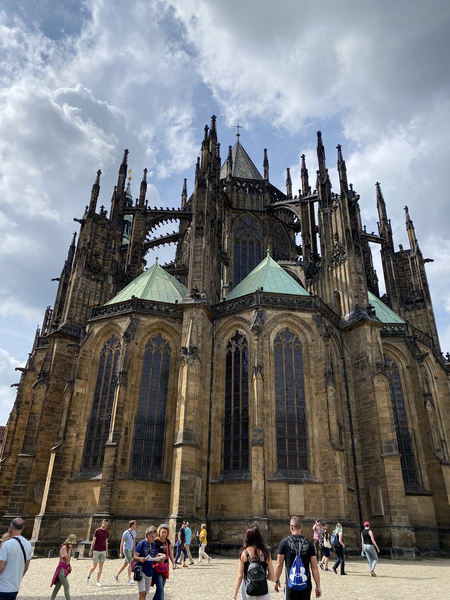 Presenting in this fairytale of a city last week at EuropaCat🌼despite a terrible bike accident 🌼 has been so dreamy! I had the great pleasure of meeting Graham Hutchings on a castle trip too and encountered so many lovely people. Prague, you are utterly charming!!