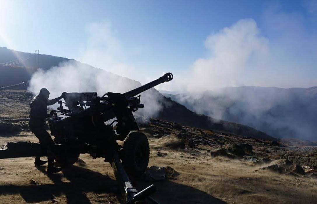 trishakticorps's tweet photo. The power of one, if #FearlessAndFocussed, is FORMIDABLE, but the power of many when #TrainingAndFightingTogether is DIVINE.
#TrishaktiCorps Warriors always #BattleReady with advanced training & #SupremeCommitment.
#IndianArmy
#StrongAndCapable
#LeanMeanAndSavage
#OnPathToTransformation
@adgpi
@easterncomd