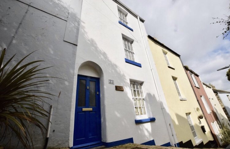 Saltys20's tweet photo. Last Sept break in Salty’s Cottage, Brixham
** 22nd - 28th ** (6 nights for £500)

You’ll find that Brixham’s micro-climate will be just perfect for people who just want to catch that last bit of summer!

#dogfriendly #holidaycottage #holiday #Devon #brixham @ERBIDCo @dotty4paws https://t.co/AluDXf9sLh