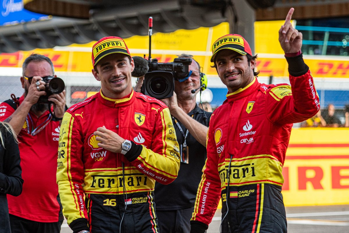 ScuderiaFerrari's tweet photo. One team, one dream ❤️ https://t.co/V4sbiTnwxY