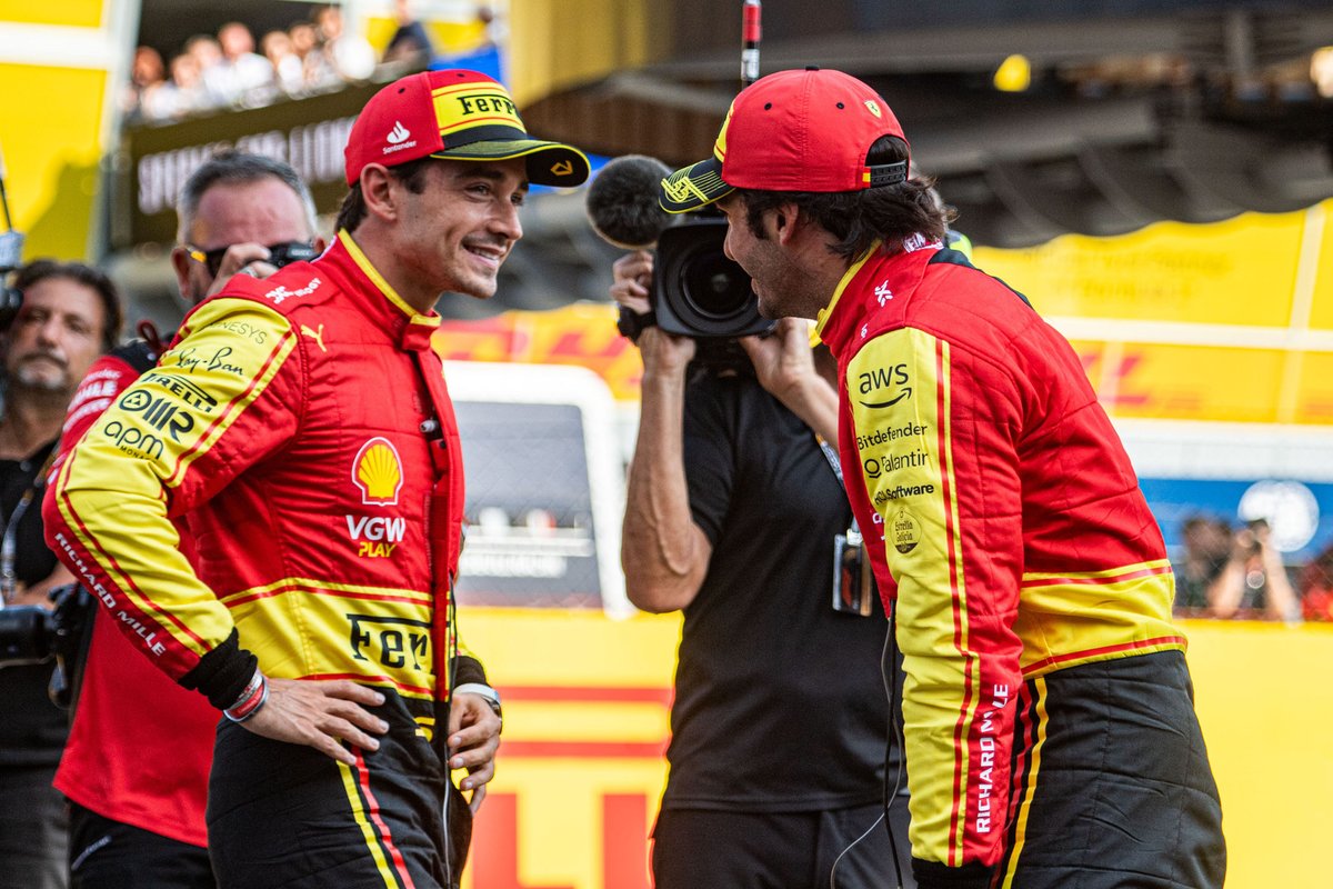 ScuderiaFerrari's tweet photo. One team, one dream ❤️ https://t.co/V4sbiTnwxY