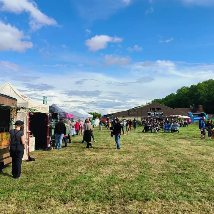 fars_sanctuary's tweet photo. It's been a super-busy but uplifting few wks for #TeamFARS, as generous friends have stepped up to raise funds for the animals they love & respect π€ππππππ Beautiful #Barnival for eg raised an amazing Β£2,448 (Β£1500 from ticket sales etc, Β£948 from our merch stall) ππ±πΆπ https://t.co/wvwp6uKnS9