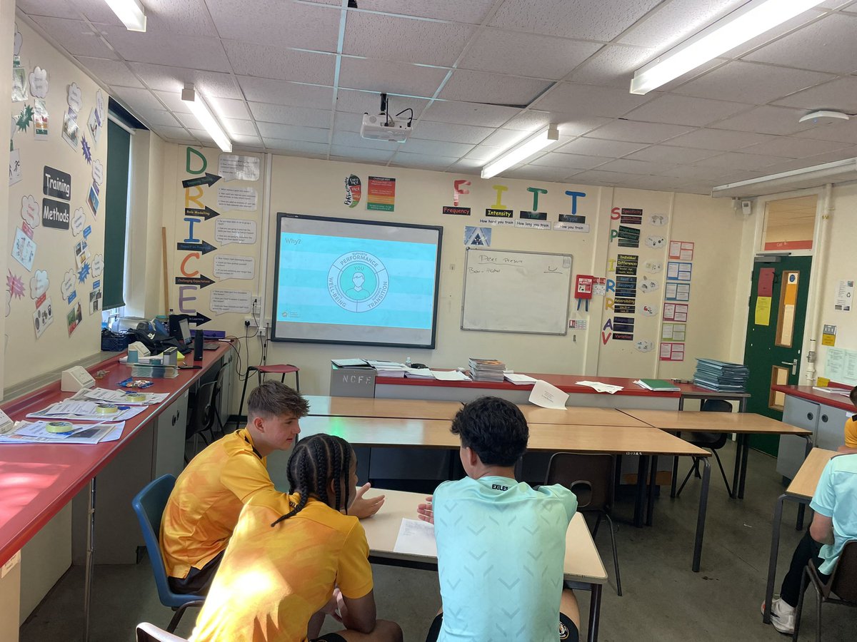 LloydJGriffin's tweet photo. 📚A pleasure to welcome @jackrutter2 to our first year scholars who began their personal development mentoring yesterday.
🧠 A brilliant intro into different challenges & importance of maintaining positive well-being. Great discussions & engagement with tasks.
#ExilesExcel ⚫️🟠 https://t.co/bD2aG1GytX