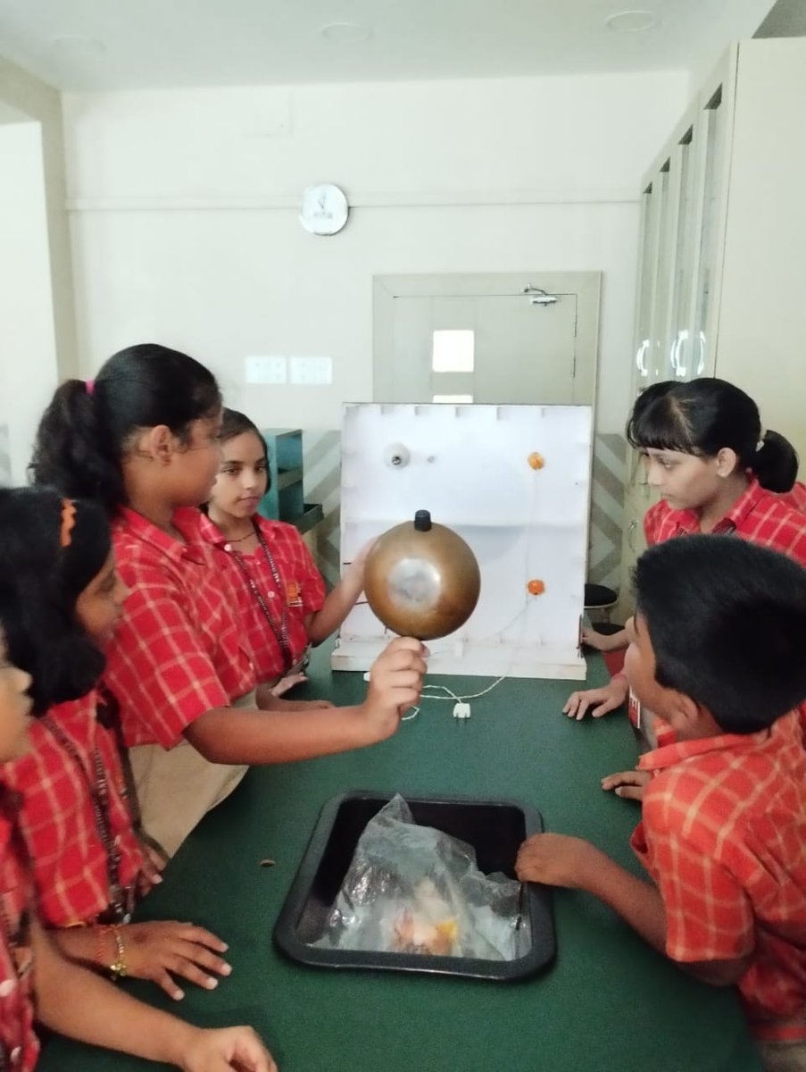 SAI_Edu_In's tweet image. In  their science lab sessions, SAIoneers from Class V, embarked on an  enriching journey of experiential learning. They explored the  characteristics of opaque, transparent, 
#ExperientialLearning #LabClass #LightAndShadows