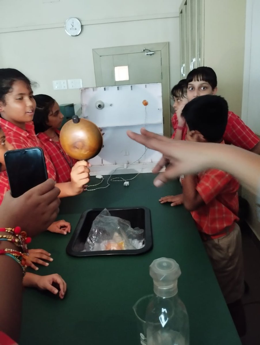 SAI_Edu_In's tweet image. In  their science lab sessions, SAIoneers from Class V, embarked on an  enriching journey of experiential learning. They explored the  characteristics of opaque, transparent, 
#ExperientialLearning #LabClass #LightAndShadows