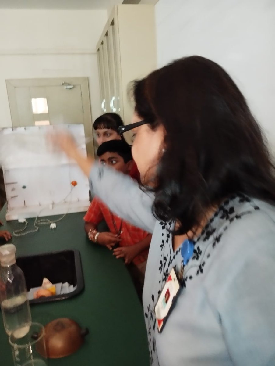 SAI_Edu_In's tweet image. In  their science lab sessions, SAIoneers from Class V, embarked on an  enriching journey of experiential learning. They explored the  characteristics of opaque, transparent, 
#ExperientialLearning #LabClass #LightAndShadows