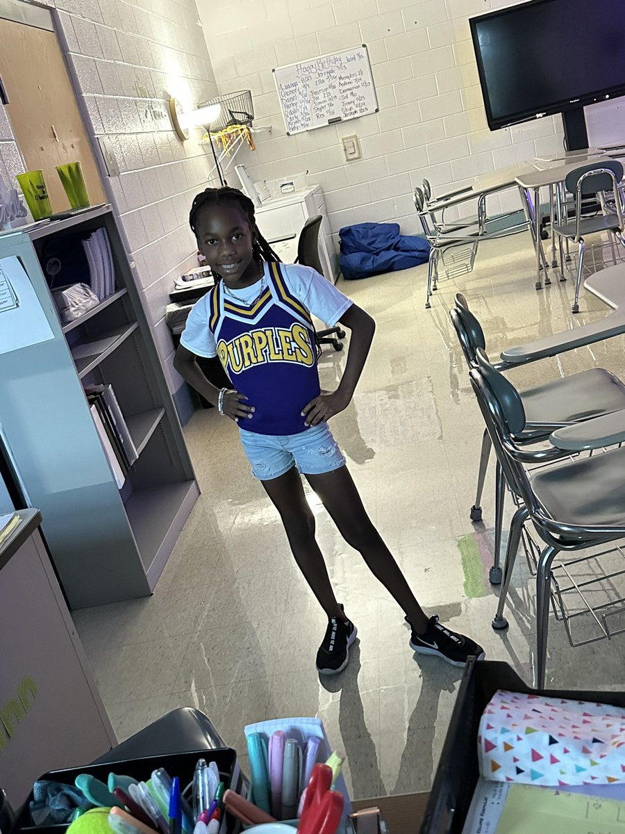 KeshiaForrest11's tweet photo. This kid is Purple all the way @BGJH_Cheer @bg https://t.co/VVXmrS95qx