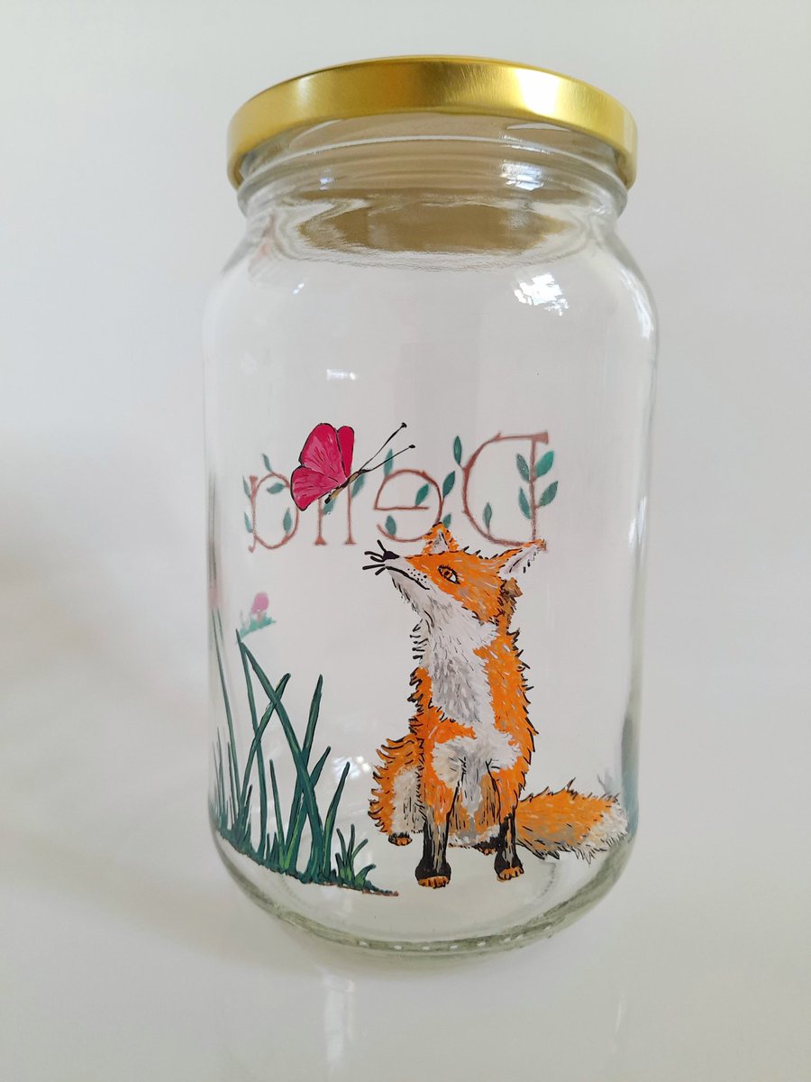 CreatesAndMakes's tweet photo. Part 2 🦊 The second jar that will be off to its new home soon 😃

#Commission #fox #foresttheme #art #glasspainting #painting https://t.co/GoNnkDNhd1