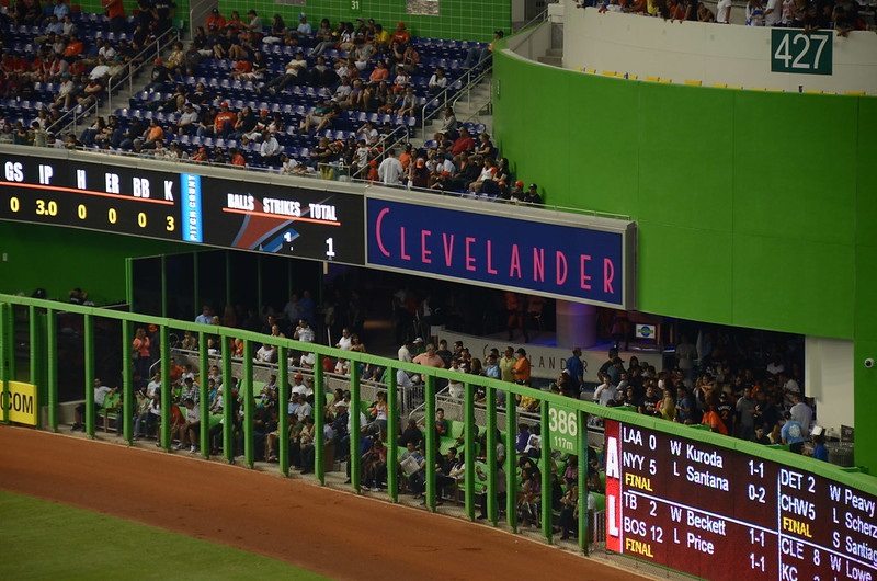 Trevor Rosenthal on X: MLB Bullpen Review #9 Miami Marlins LoanDepot Park  - Marlins Park Miami baby! One bullpen located in left left and another in  right field. Both are field level