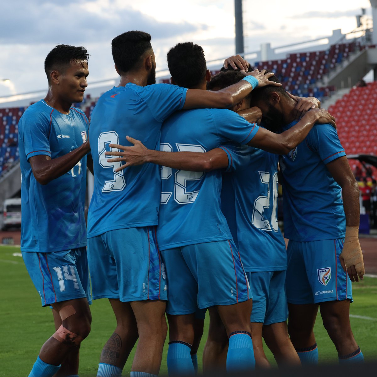 IFootcric68275's tweet photo. Own goal for India🇮🇳 🤩🤩 and we are leading against iraq  🇮🇶🤩🤩

India🇮🇳 2 - 1 iraq 🇮🇶

#IndianFootball #IRAQIND
#49thKingsCup2023 #bluetigher
#IndianSuperLeauge  
#ISL #JioCinema #KingsCup
#Football #Sports18

https://t.co/fVyfSSM2Oj