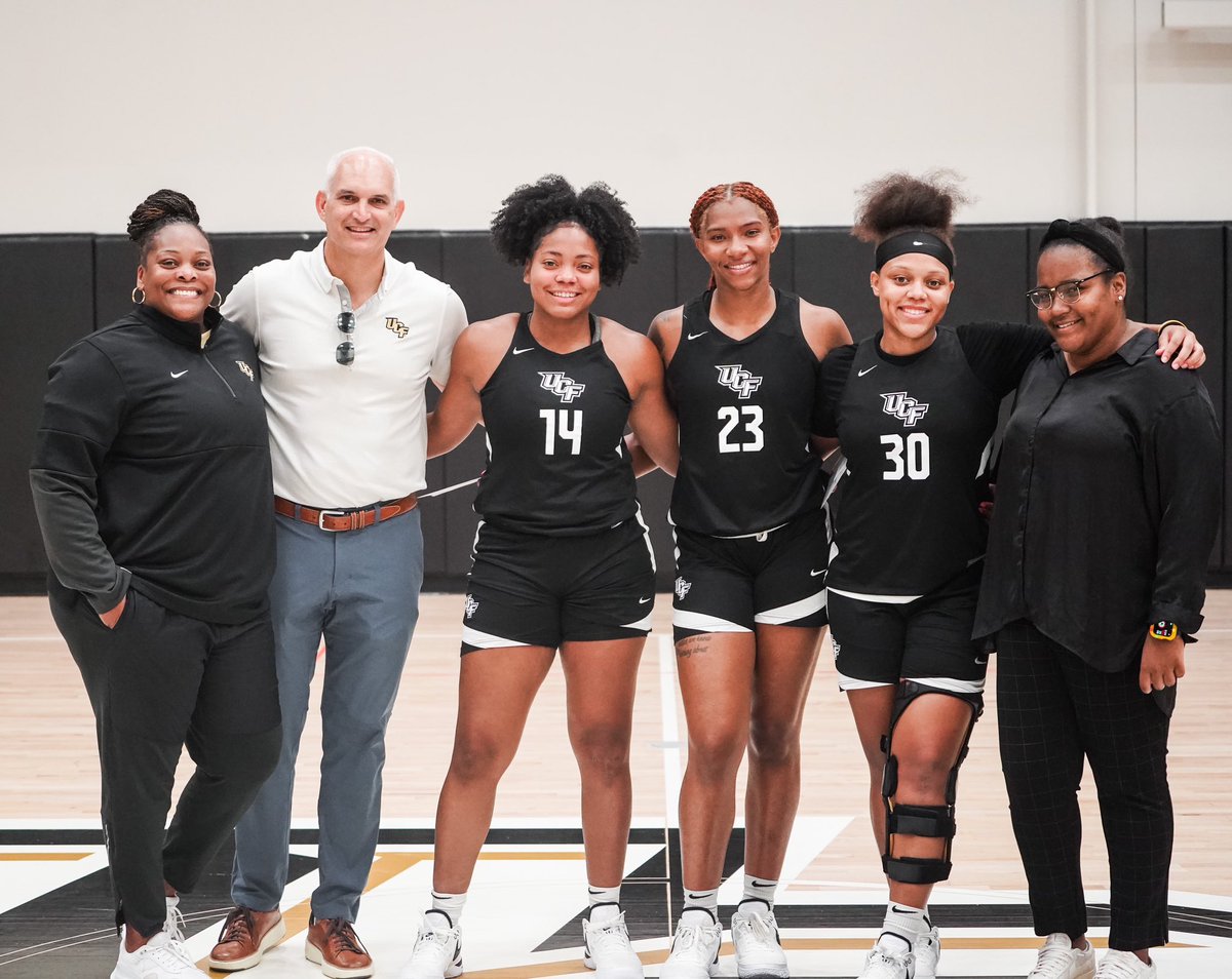 UCF_WBB's tweet photo. Excelling in the classroom 💪

Asia, Nae and Morgan earned tickets to Seaworld for having a 3.4 GPA❗️ https://t.co/zE8AVOEOGN