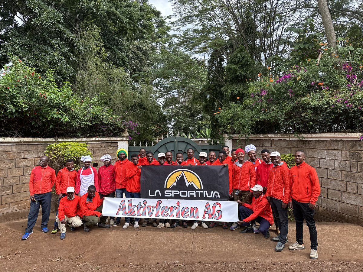 EverydaySafaris's tweet photo. The team! https://t.co/xsQIghh27A