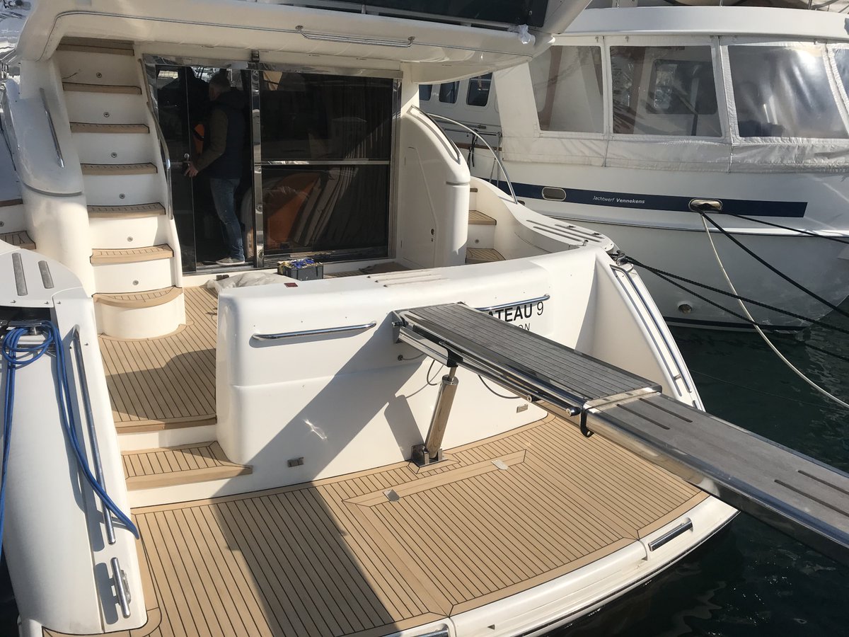 riviera_decking's tweet photo. princess 61
fully covered with #flexiteek
#rivieradecking ►►  #boatflooring 
#Cannes https://t.co/MaCYAPc3y3