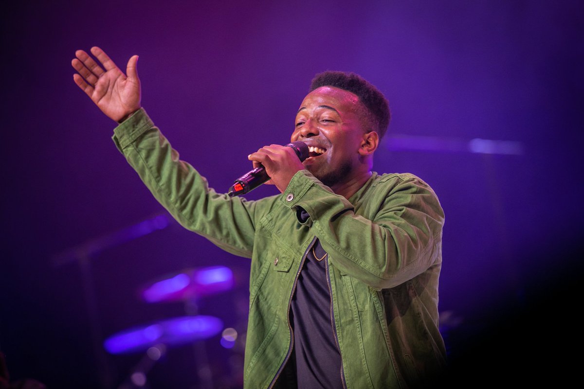 powerfmuganda's tweet photo. @watotochurch @djflames116 @IkirizaKiremire @gloswaan Then came the performances. 

#PFMPresents Alumni 2019-2022 served us  various performances including tributes to their colleagues that were abroad. 

We even crossed over 😇 

#PFMat25 https://t.co/xIonVZRtxx