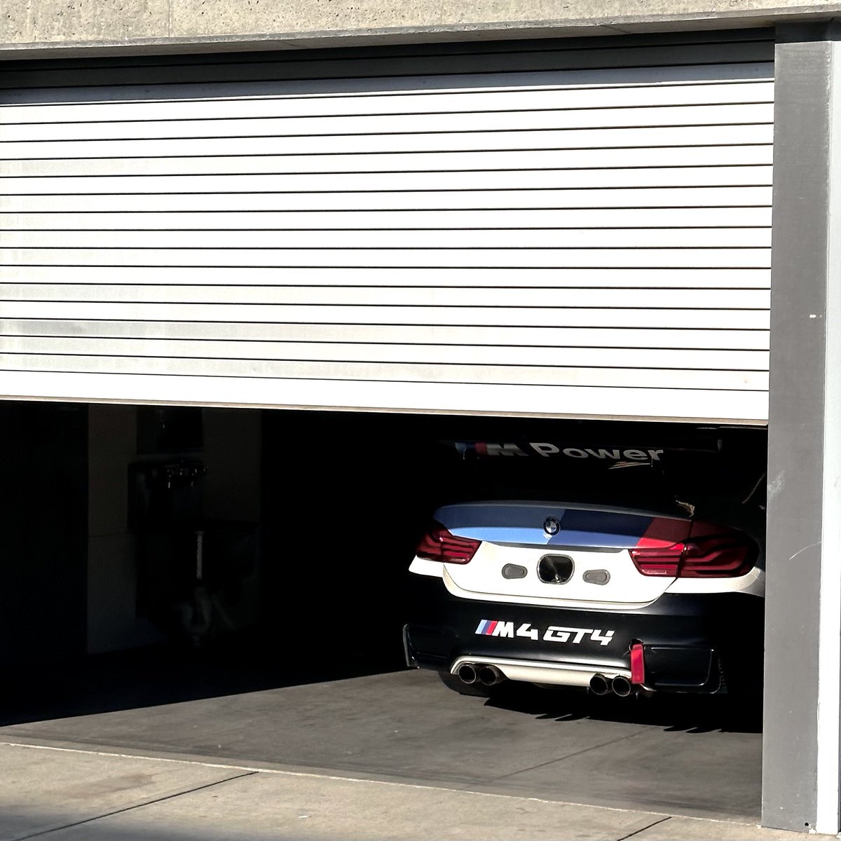 HunterO2's tweet image. I’ll be driving car today