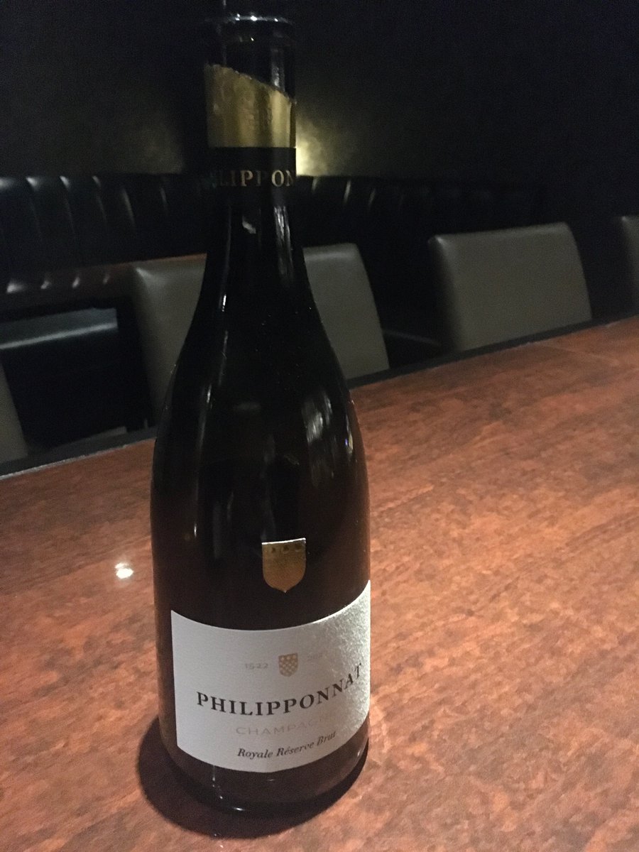 talbotwine's tweet photo. 夜に焼き菓子と一緒に飲みたくなるシャンパン🍾フィリポナ☀️
#ginza #ginzabar #wine #champagne #銀座　 #ワインバー #シャンパン #銀座 #ワインバー #ソムリエ試験 #ワインエキスパート https://t.co/ohS6C0ogCI