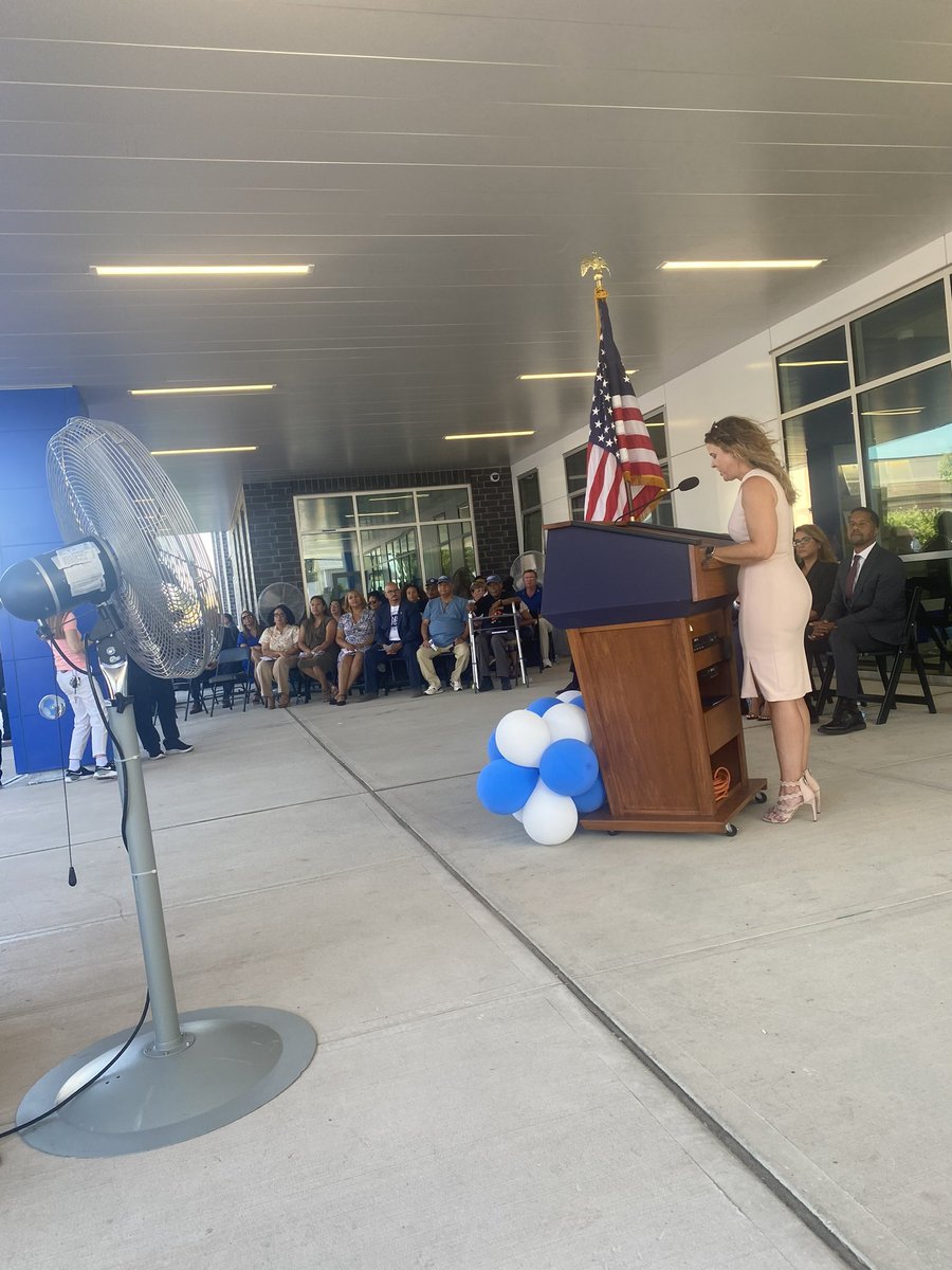 Blanquita B. Valenti Community School tweet media