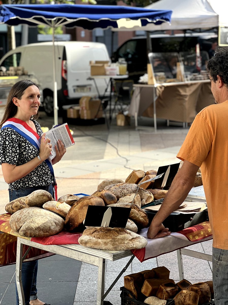 Anne_Stambach's tweet photo. Avant la reprise parlementaire, je vais le plus possible à votre rencontre, comme hier sur les marchés de Croix-Daurade et Marengo. 
Merci pour ces échanges précieux: c'est votre quotidien qui inspire nos combats. 
Rdv ce week-end à Montberon, Saint-Jean, Pechbonnieu et L'Union! https://t.co/LMbph9fzus