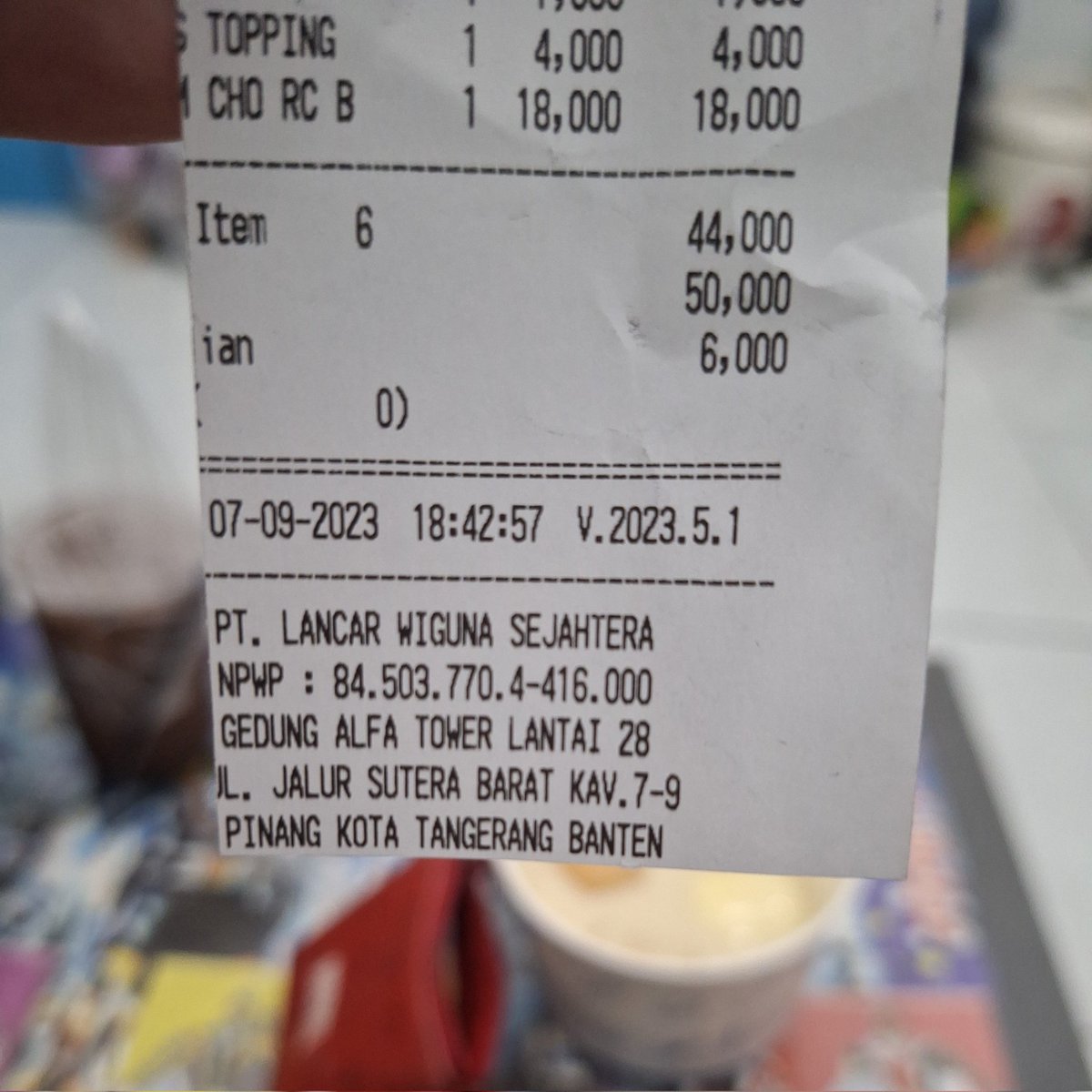 firsthowever's tweet image. Prinsip ku adalah sebisa mungkin dihemat dalam hal makanan pokok, tapi tidak untuk jajan😭👍