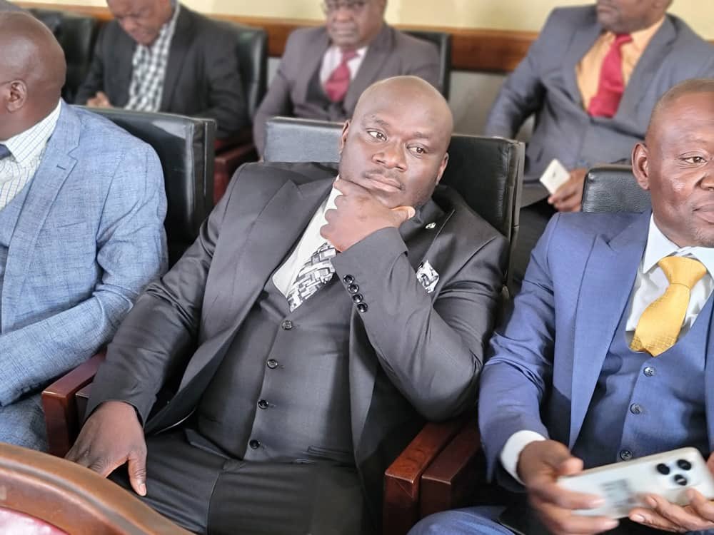 goaldriv's tweet photo. Meet ZANUPF Councilor For Mbare, Well known drug dealer in Mbare Boss Dhama. Retweet and let the world know that ZANUPF are protecting drug dealers that are destroying future of our youths 💔💔🙏 https://t.co/OsATU02HTl