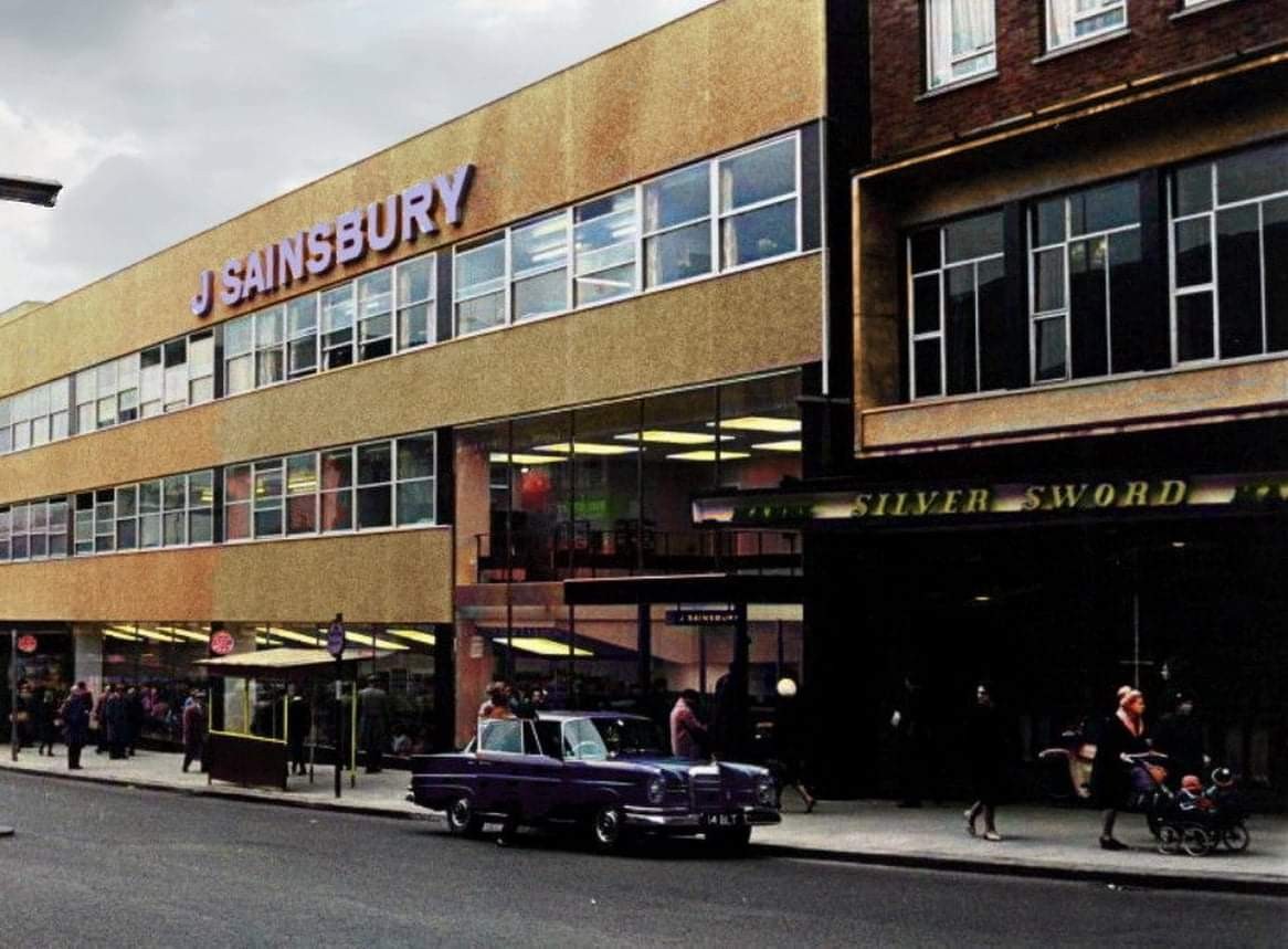 #ThrowbackThursday: Sainsbury's and the Silver Sword in 1964. 🔙

📷 Tony Law 

#Coventry
