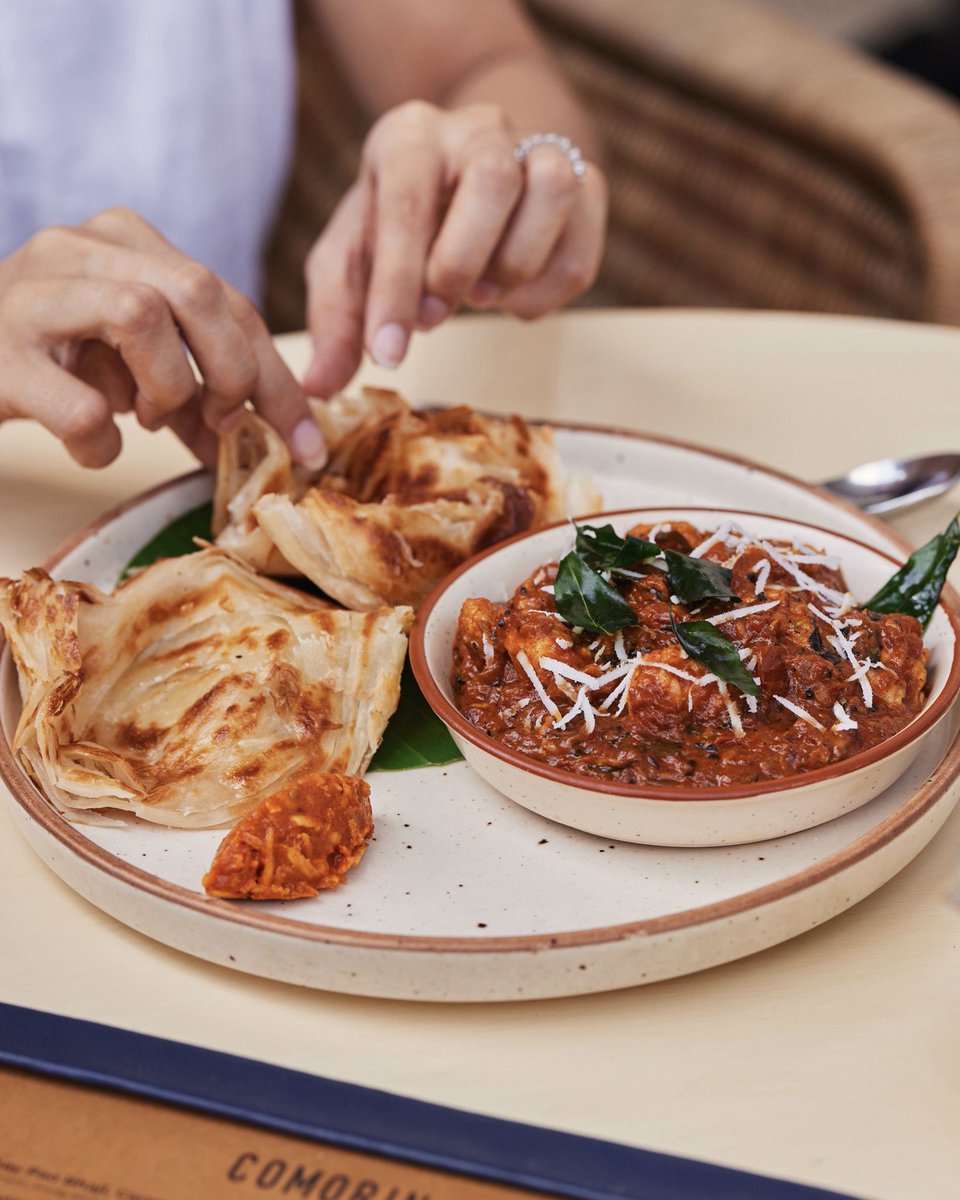 When in doubt, you can’t go wrong with our Chicken Pepper Fry served with Malabar Parotta and a side of Tomato Chutney 🍽
This spicy, delicious dish hits all the right notes—on your palate and your mood! 
#ComeOnIn to relish this large plate.
.
.
.
#Comorin #ComorinPlates