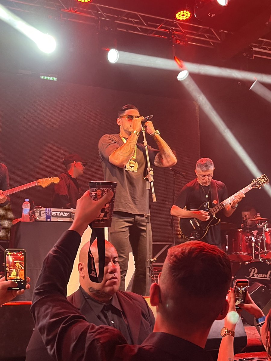 oigorclima's tweet photo. esse show do hungria foi uma das paradas mais fodas que já aconteceram na minha vida! https://t.co/5O9zdiLl1p