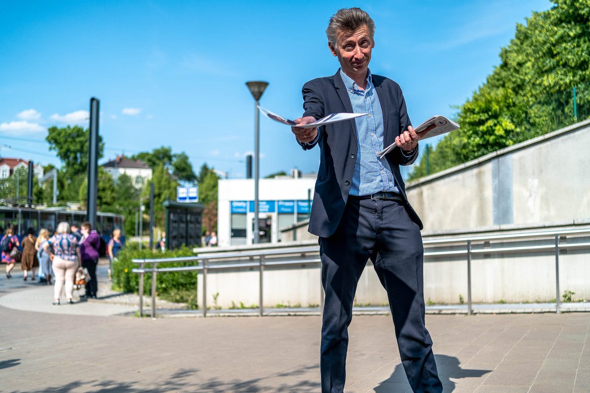 Widzimy się dziś w Krakowie! Magazyn #LewyProfil odwiedzi Rondo Mogilskie od 13:00, a ja będę zaszczycony, jeśli będę mógł Państwu go wręczyć 💜❤️

A jeśli chcieliby Państwo wesprzeć nas w dystrybucji lewicowej bibuły – będzie mi niezmiernie miło. Podrzucimy i zawieziemy! 🗞