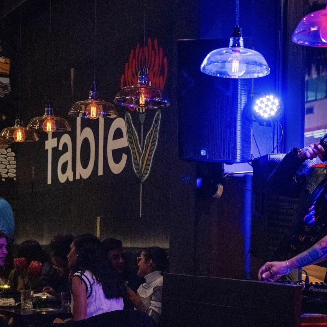 Weekend Gig Guide:
👉 Thursday | <a href="/ironsteaksa/">Iron Steak and Bar</a> | 5:30pm  🥩🍷🍦 
👉 Friday | #fablecpt | 7pm 🥂🍹
👉 Saturday | #fablecpt | 10:30pm 🍸 🥃
#CapeTown #BreeStreet #Steakhouse #CocktailBar