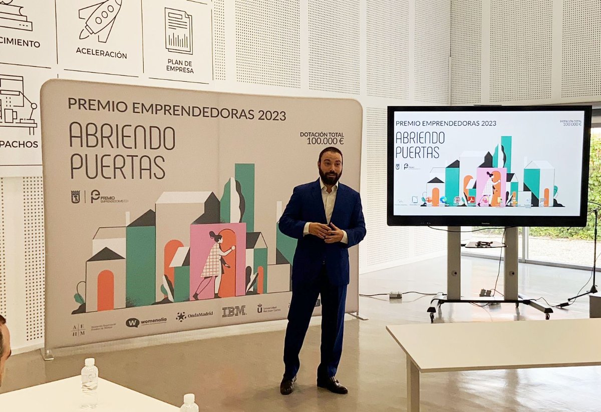 MadridEmprende's tweet photo. 📣 Comenzamos con el #ElevatorPitch del #PE2023 

El concejal delegado @AngelNinoQ ha dado la bienvenida a nuestro jurado experto y ha puesto en valor esta nueva edición del #PremioEmprendedoras.

Mucha suerte para todos los proyectos seleccionados 🤞

https://t.co/q0HrWJqyJx https://t.co/1wWTsTsu5h