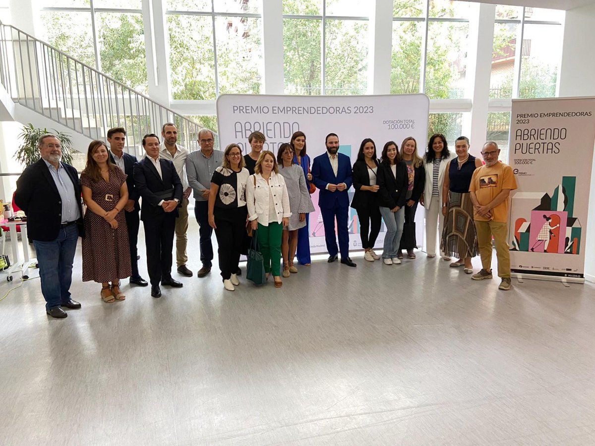 MadridEmprende's tweet photo. 📣 Comenzamos con el #ElevatorPitch del #PE2023 

El concejal delegado @AngelNinoQ ha dado la bienvenida a nuestro jurado experto y ha puesto en valor esta nueva edición del #PremioEmprendedoras.

Mucha suerte para todos los proyectos seleccionados 🤞

https://t.co/q0HrWJqyJx https://t.co/1wWTsTsu5h