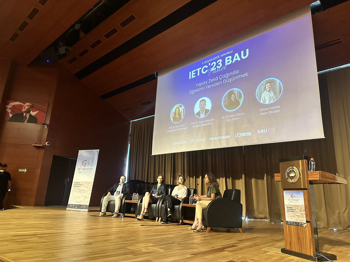 Teknolojik altyapı öğrenme ve öğretme süreçlerine kendine yer buldu. Yapay zeka ile birlikte paradigmal dönüşümün eşiğindeyiz. #IETC2023 #egitimdegelecek