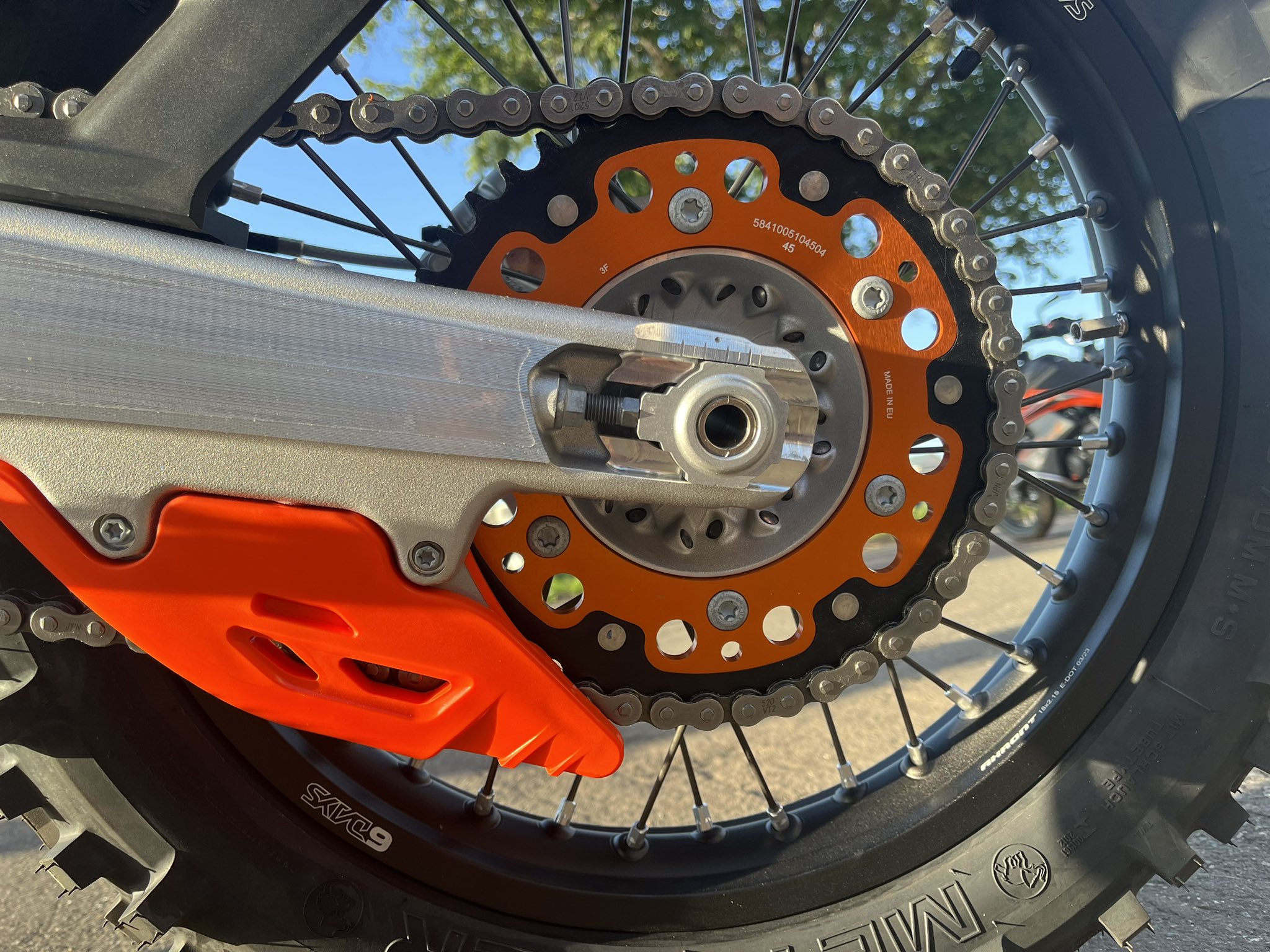 ktm250exc sixdays 2024 リアキャリパー 超人気の雑貨店 名づけ ktm250exc sixdays リアキャリパー 2024