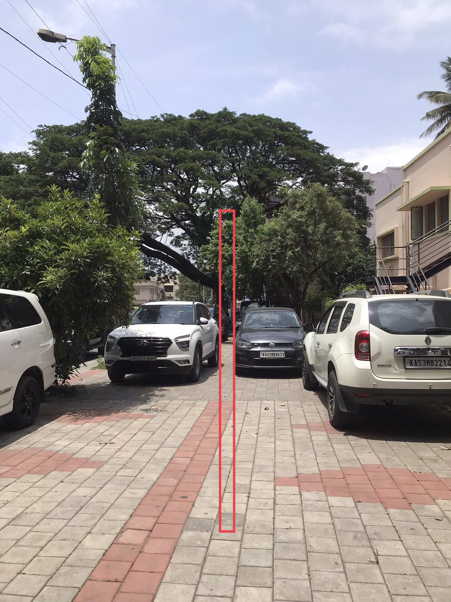 When you own a Big house 🏡, Wide footpath comes as a Bonus for parking. Pedestrians can anyhow sneak through the narrow highlighted path (RED). Good set of vehicles btw!

📍Bull Temple Road, Basavanagudi
<a href="/blrcitytraffic/">ಬೆಂಗಳೂರು ಸಂಚಾರ ಪೊಲೀಸ್ BengaluruTrafficPolice</a> <a href="/basvanguditrfps/">BASAVANAGUDI TRAFFIC BTP</a>