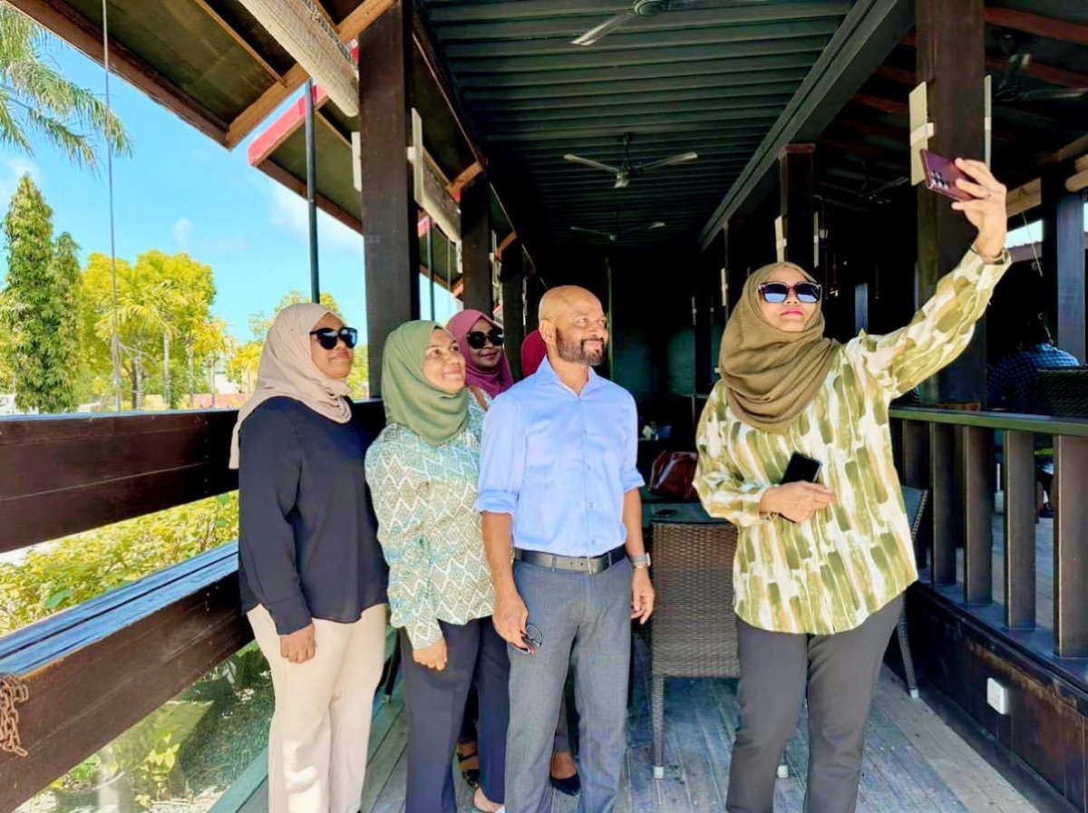 From Candidate #6 Ahmed Faris Maumoon campaign trip to Addu 🏝️ 

#FarisSattar2023 
#Faris2023
#InqilaabeeBadhal