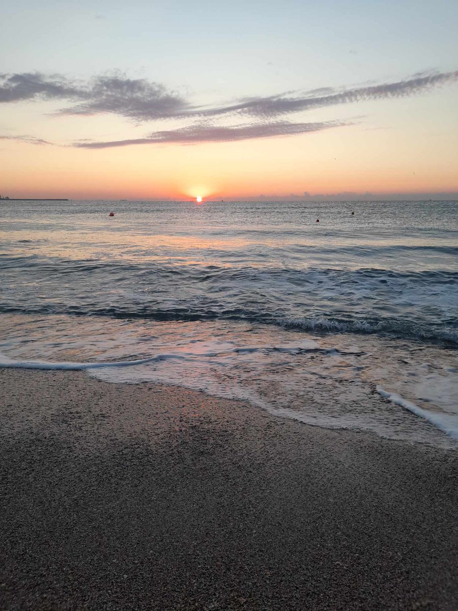 CClementa's tweet image. Când soarele sărută marea
#Româniameafrumoasa