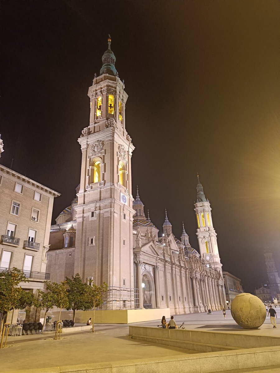 Disfrutando del #45congresosebbm en Zaragoza. Encantado de presentar nuestro estudio de cómo el glifosato afecta a la salud de las abejas, una colaboración entre el <a href="/GMOT16/">GMOT</a> y el laboratorio de zoología de la <a href="/UIBuniversitat/">Universitat de les Illes Balears - UIB</a>. <a href="/idisbaib/">IdISBa</a> <a href="/SEBBM_es/">SEBBM</a> <a href="/Mar_Leza_Salord/">Mar Leza</a> <a href="/Cay3tanoHerrera/">Cayetano Herrera</a>