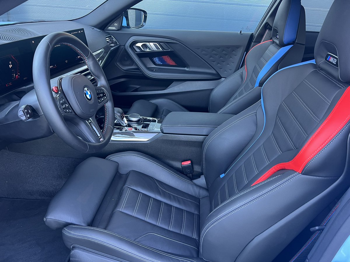 Blue skies blue toys👀