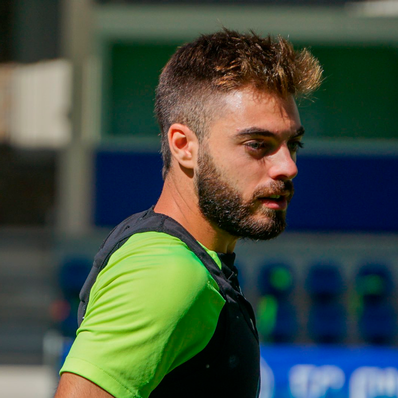 fcandorra's tweet photo. 💪🏼 𝐇𝐞'𝐬 𝐛𝐚𝐜𝐤!

🔙 Després de vuit mesos i mig, @MartiVila5 es troba totalment recuperat de la seva lesió al lligament encreuat anterior del genoll dret

🫂 T'hem trobat molt a faltar, Martí!

#SomTricolors 🔵🟡🔴
#FearlessOfHeights