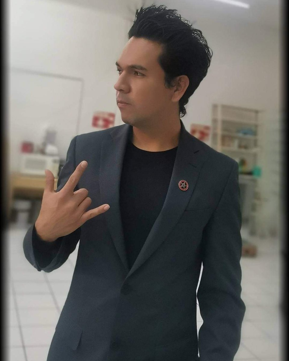 Netoek_theory's tweet photo. Netoek Ibañez. 

#netoektheory #netoek #netoekibañez https://t.co/zjTRSOsM6j