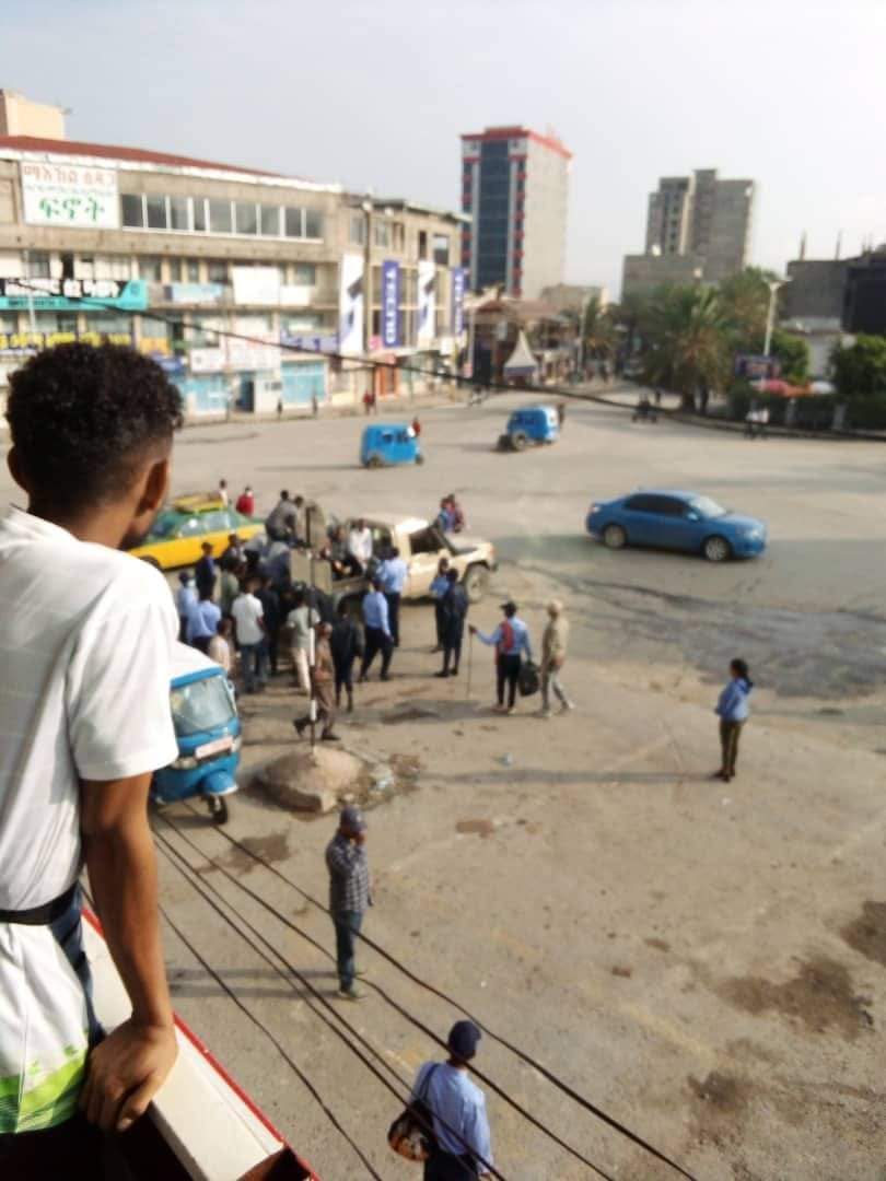 Dawitkz's tweet photo. #Tigray a peaceful protest was denied, protester were beaten, imprisoned and taken away their electronic devices.
@amnesty @hrw @LaetitiaBader @BBCAfrica @guardian @NRKno @EUCouncil @EUCouncilPress @SecBlinken @UNHumanRights https://t.co/Ih5bitCPkg