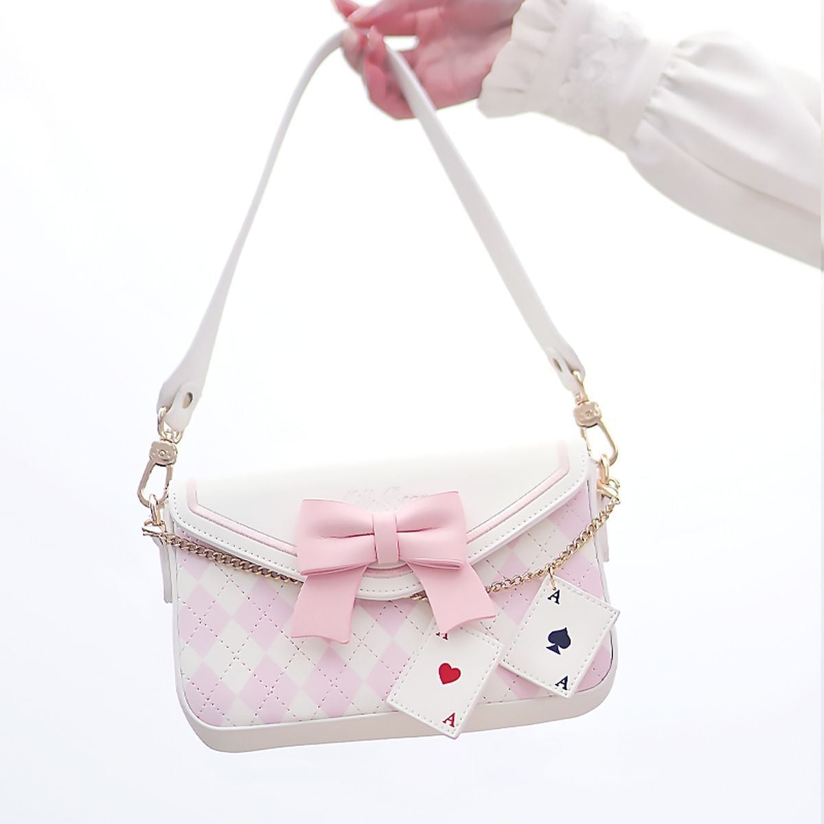 Maidens_Reve's tweet photo. 💕Maiden's Rêve
    プレゼントキャンペーン°˖✧

🎁トランプチャームロリータショルダーバッグ🎁
https://t.co/bHJgSETkem

🎀参加条件🎀
→@Maidens_Reveをフォロー
→このツイートをRT

🎀締め切り🎀
　10月7日

❣ご希望のカラーをコメント/引用RTで当選確率アップ❣ https://t.co/J5BgU0HRzf