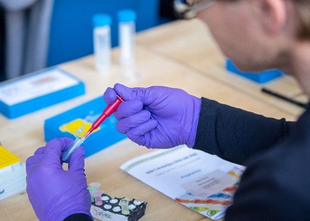 ABEProgOffice's tweet photo. Wishing our ABE The Netherlands colleagues and teachers a successful #ABEPDI today. @dnalabs_nl #learnbiotech #openingminds https://t.co/Vs0ZZvEAMw