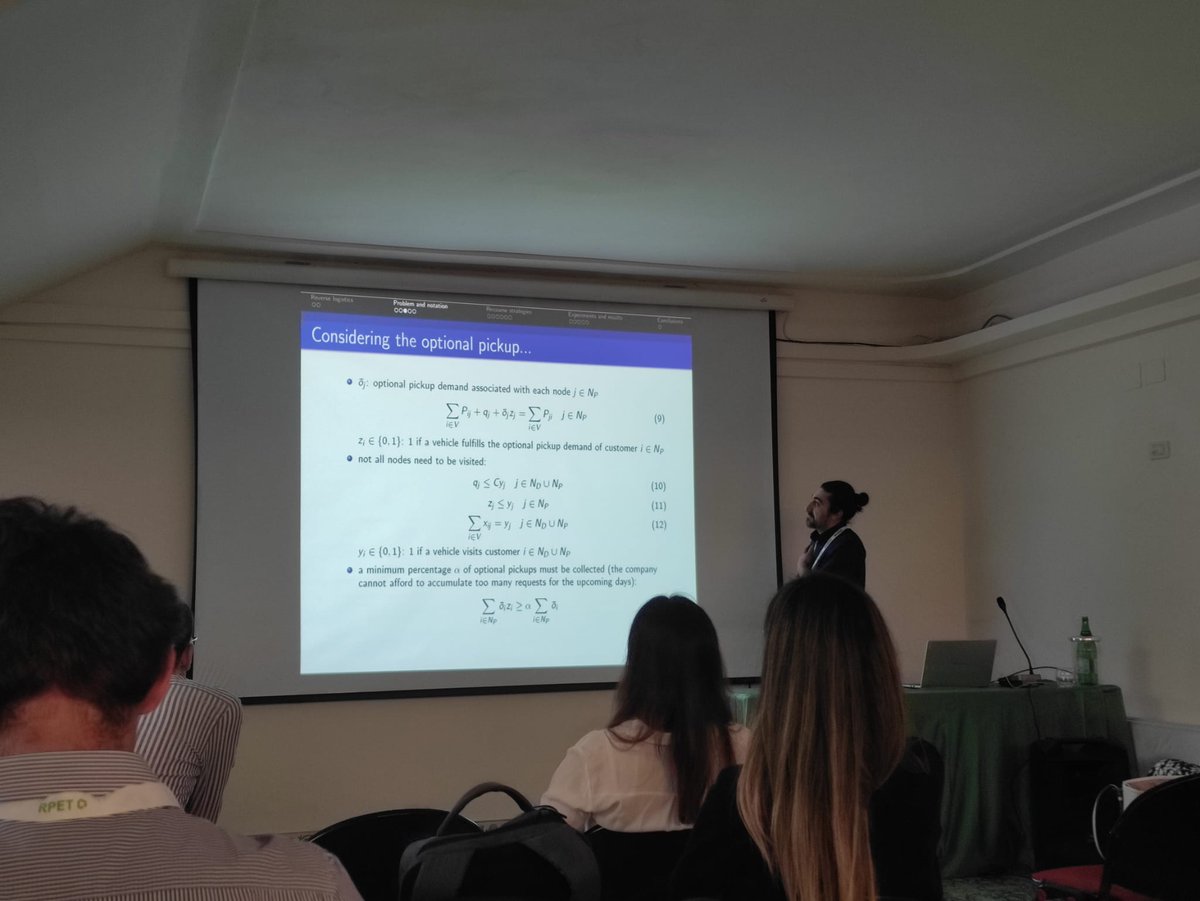 AIROyoung's tweet image. #ODS2023 #Day4 #StochasticProgramming
Daniele Manerba talks about a VRP with divisible delivery and pickups where the optional return demand is subject to uncertain positive variations as in realistic scenarios in the context of reverse logistics @ODS2023 #orms